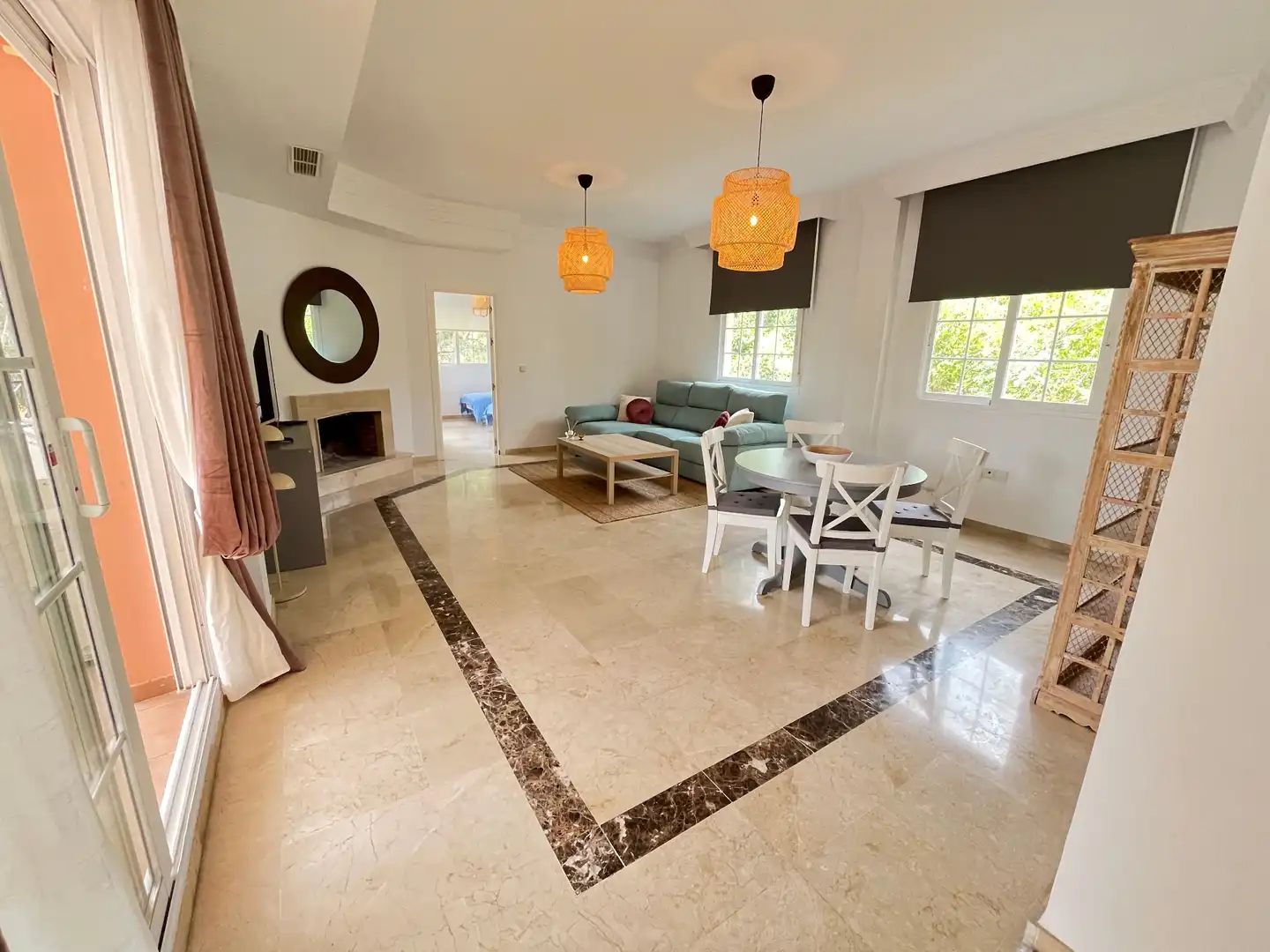 Living room of Flat for sale in Marbella  with Air Conditioner, Terrace and Storage room