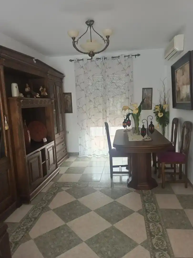 Menjador de Casa adosada en venda en Fuente Vaqueros amb Aire condicionat i Balcó