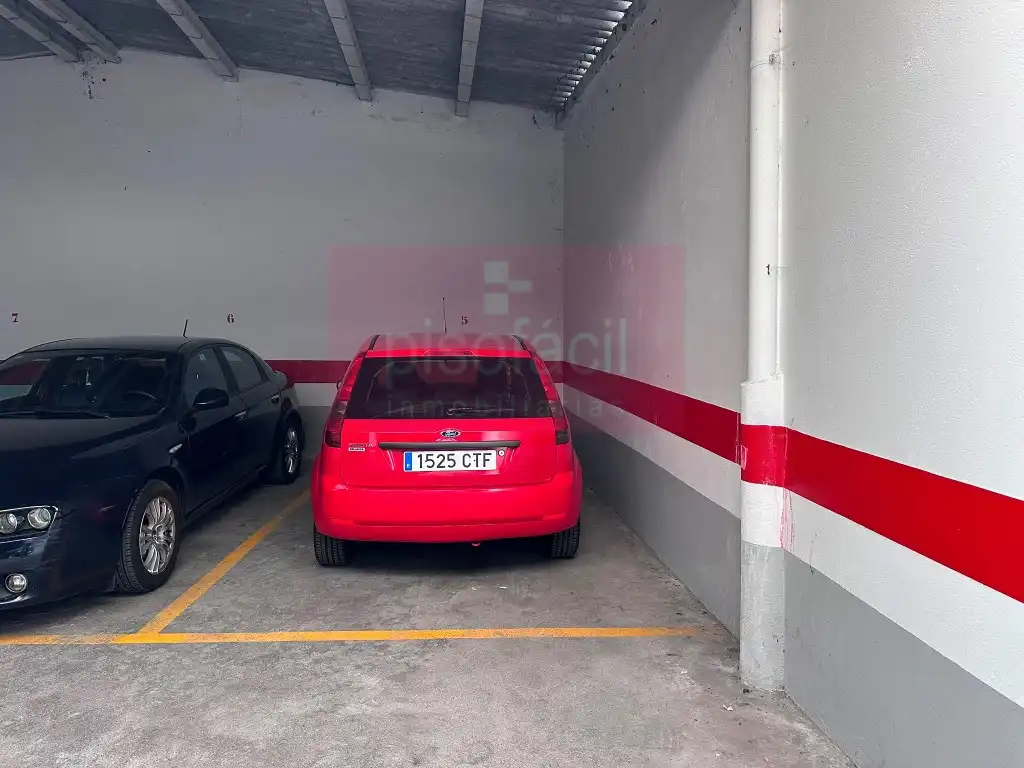 Aparcament de Apartament en venda en Lugo