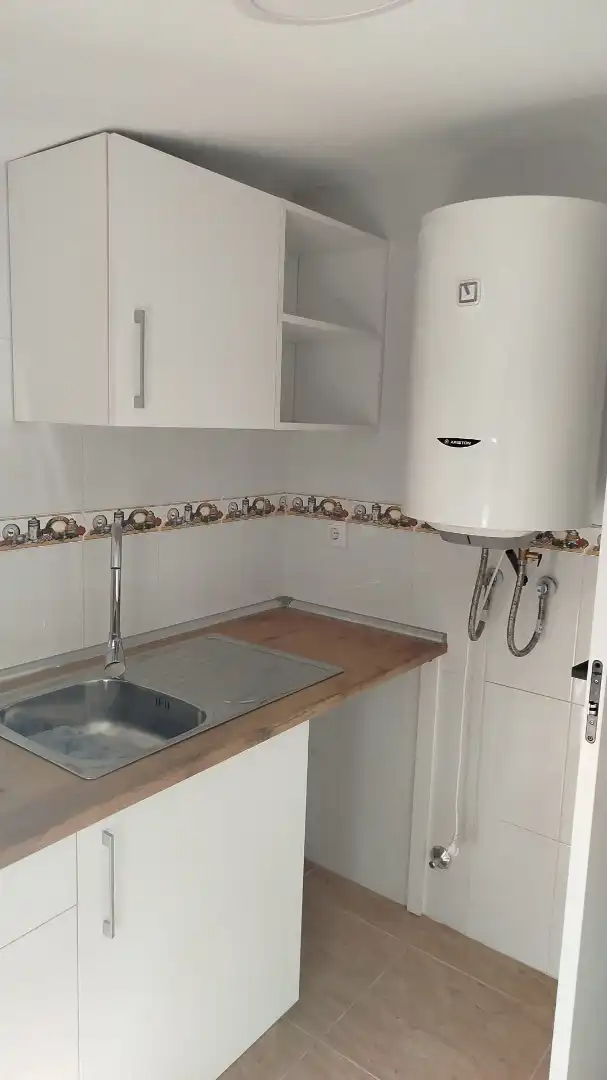 Kitchen of Flat for rent in Zarza de Tajo  with Air Conditioner, Oven and Washing machine