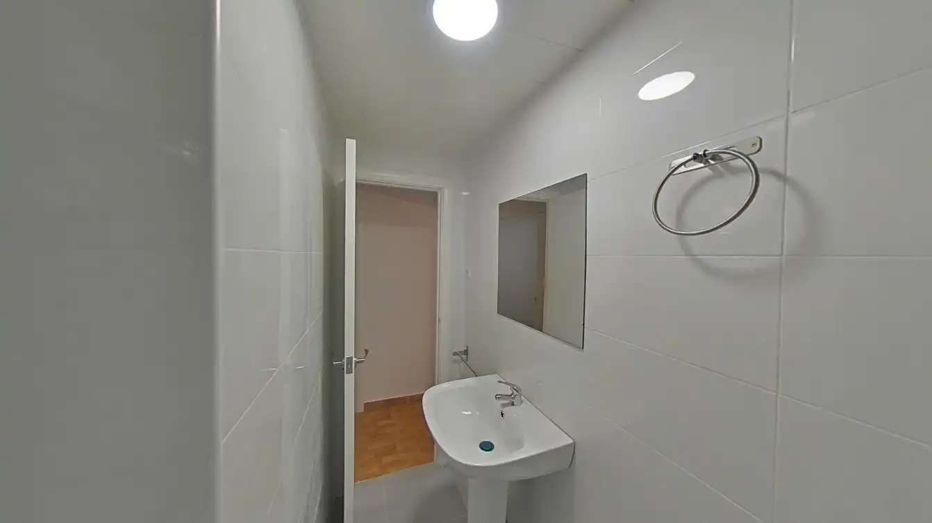 Bany de Pis en venda en Barcelona amb Parquet