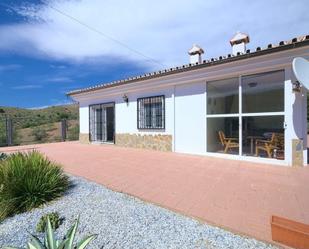 Vista exterior de Casa o xalet en venda en Salares amb Piscina