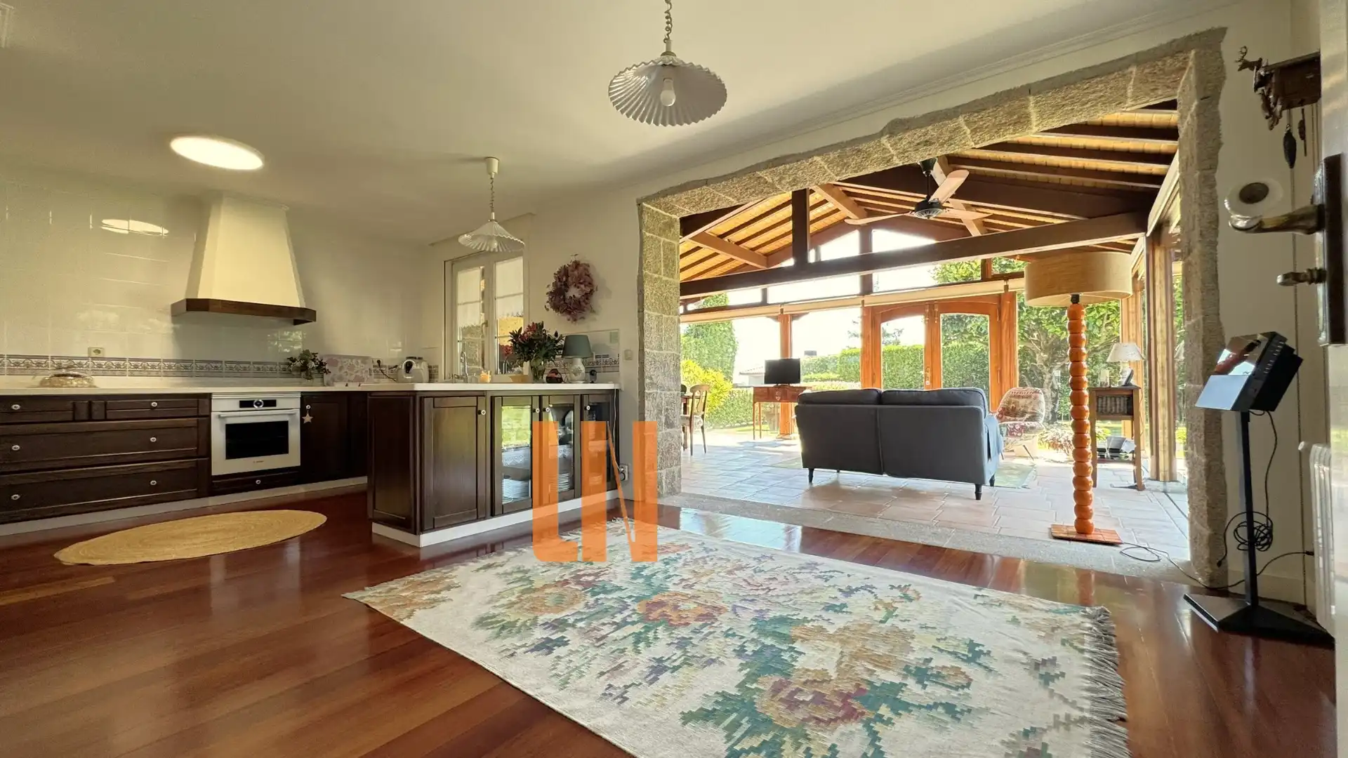 Sala de estar de Casa o chalet en venta en Culleredo con Calefacción, Jardín privado y Parquet