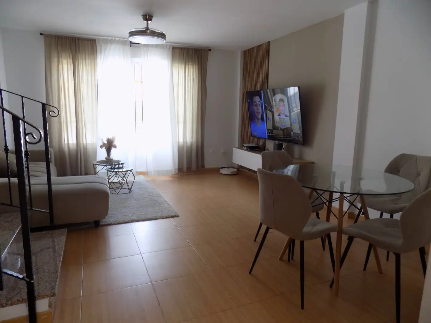 Sala d'estar de Casa o xalet en venda en Dúrcal amb Traster i Piscina
