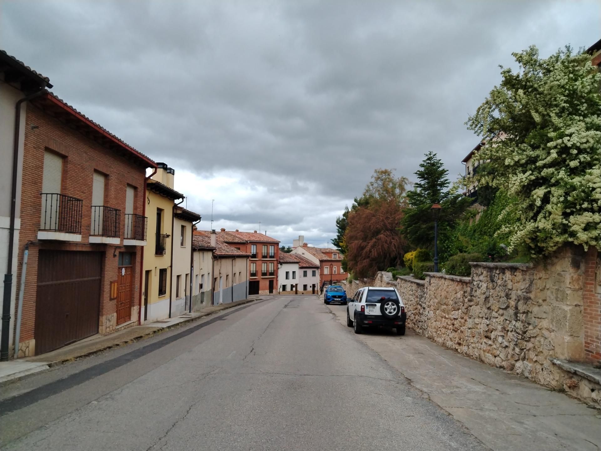 Vista exterior de Casa adosada en venda en Lerma amb Jardí privat, Traster i Balcó