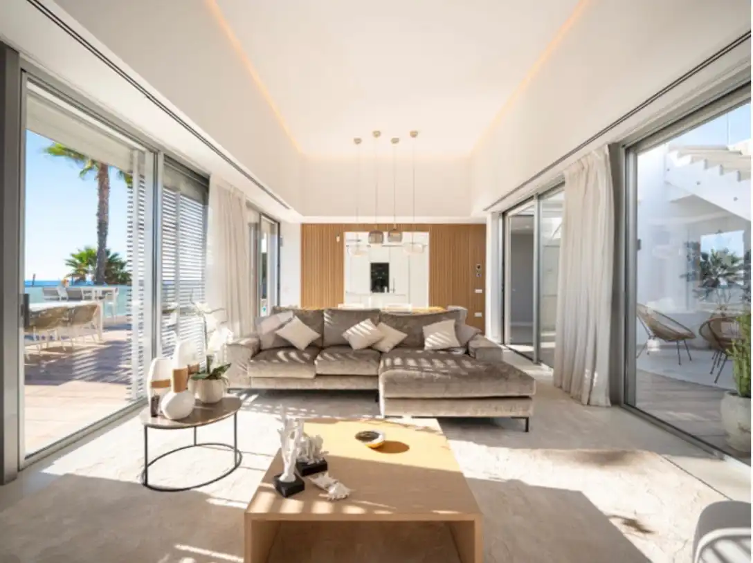 Sala de estar de Casa o chalet de alquiler en Estepona con Aire acondicionado, Calefacción y Jardín privado