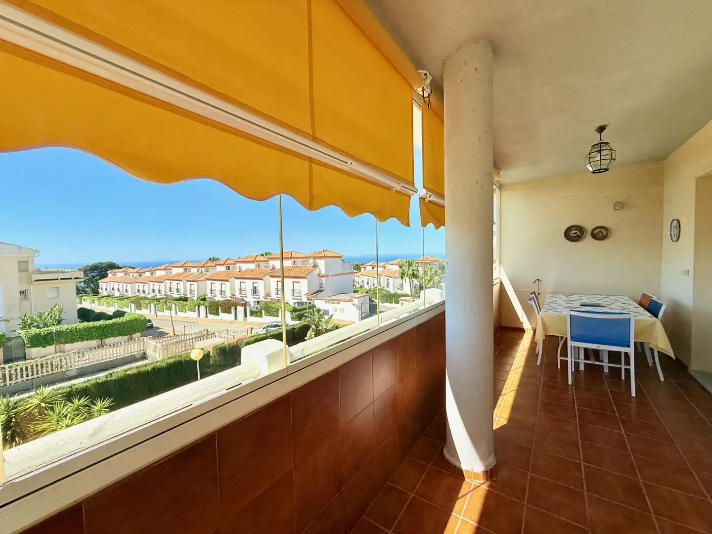 Terraza de Apartamento de alquiler en Marbella con Piscina y Piscina comunitaria