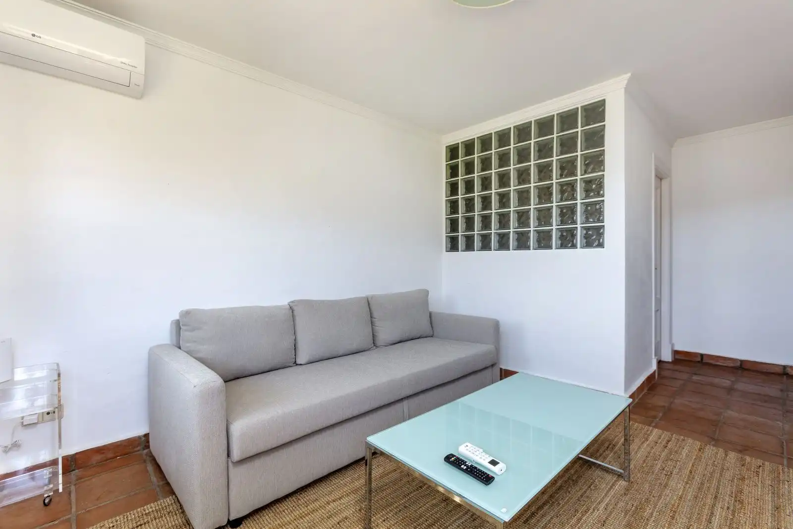 Sala de estar de Casa o chalet en venta en Igualeja con Aire acondicionado, Jardín privado y Piscina