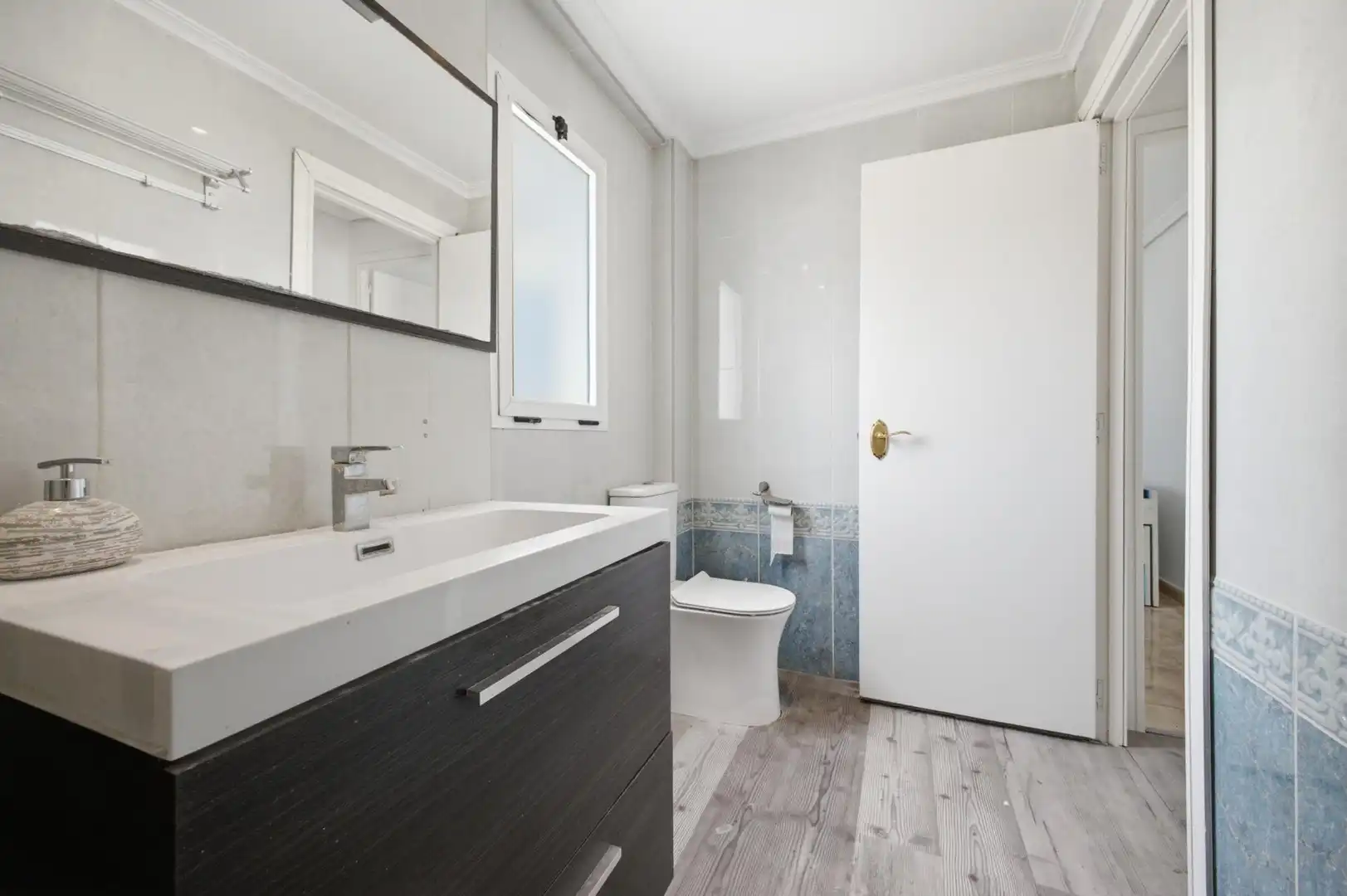 Bathroom of Flat for sale in Godella  with Air Conditioner, Terrace and Balcony