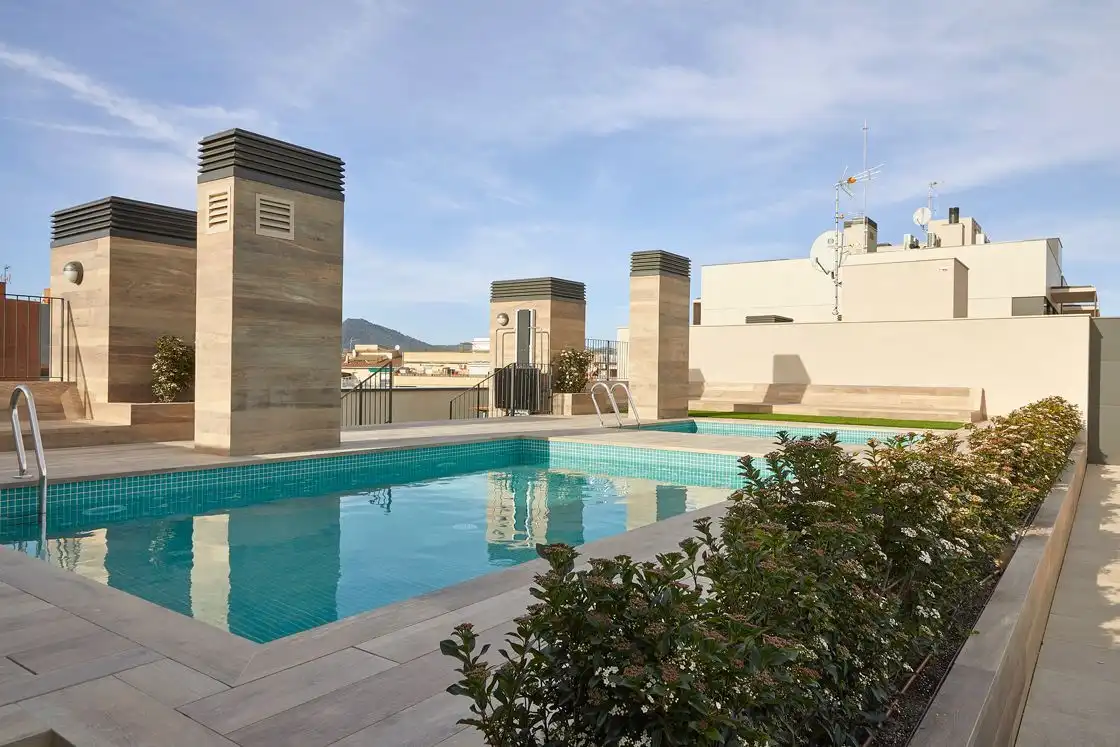 Schwimmbecken von Wohnung zur Miete in Sant Joan Despí mit Klimaanlage, Heizung und Privatgarten