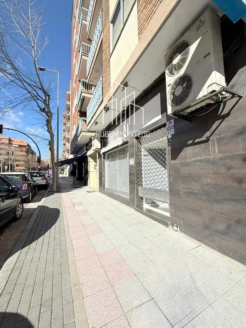 Vista exterior de Local de lloguer en Salamanca