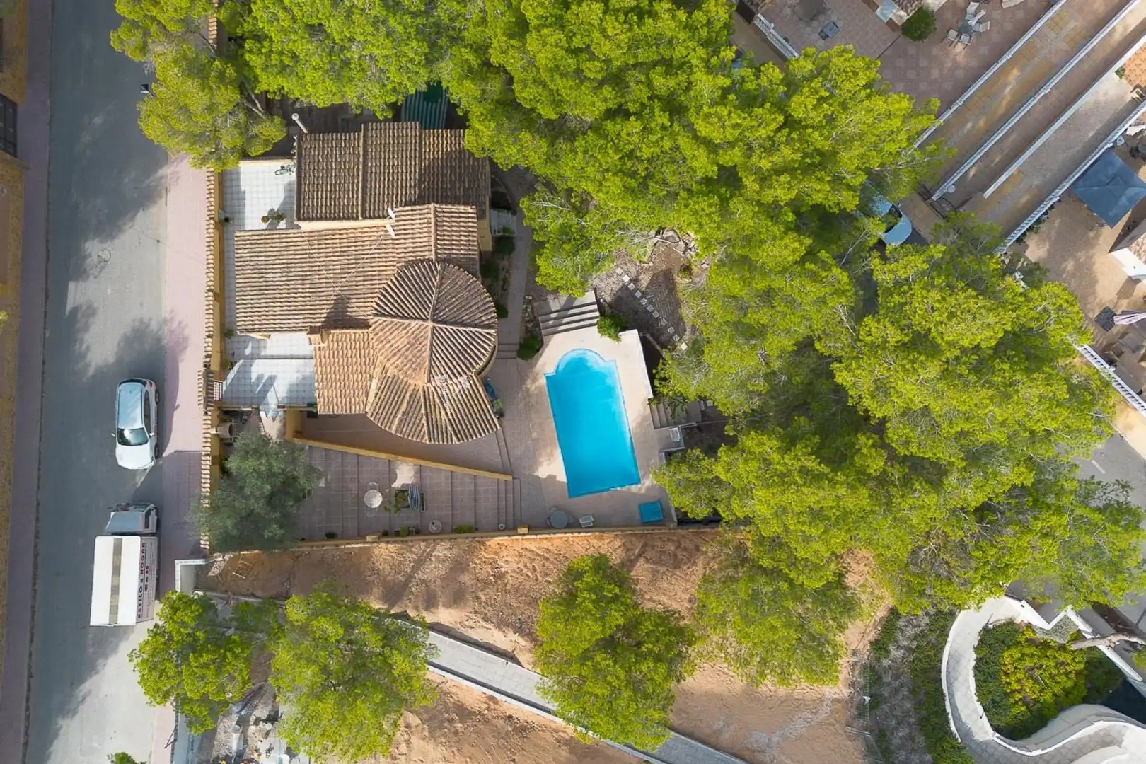 Vista exterior de Casa o xalet en venda en Orihuela amb Aire condicionat, Jardí privat i Terrassa