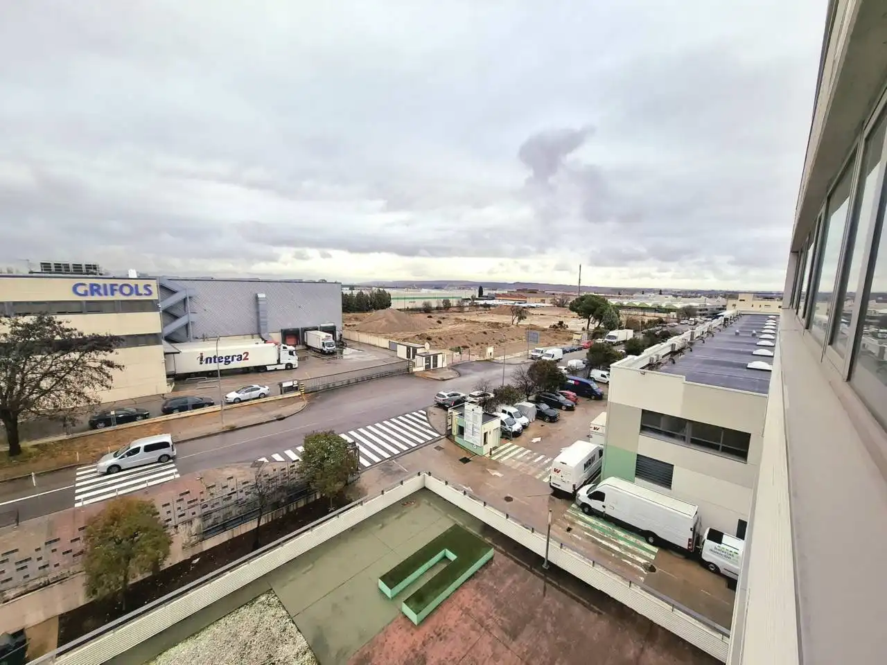 Vista exterior de Oficina de alquiler en Coslada con Aire acondicionado, Calefacción y Alarma