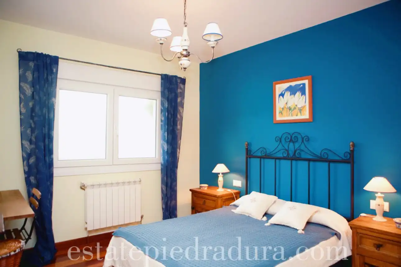 Habitación de Casa o chalet en venta en Pontevedra Capital  con Calefacción, Jardín privado y Terraza