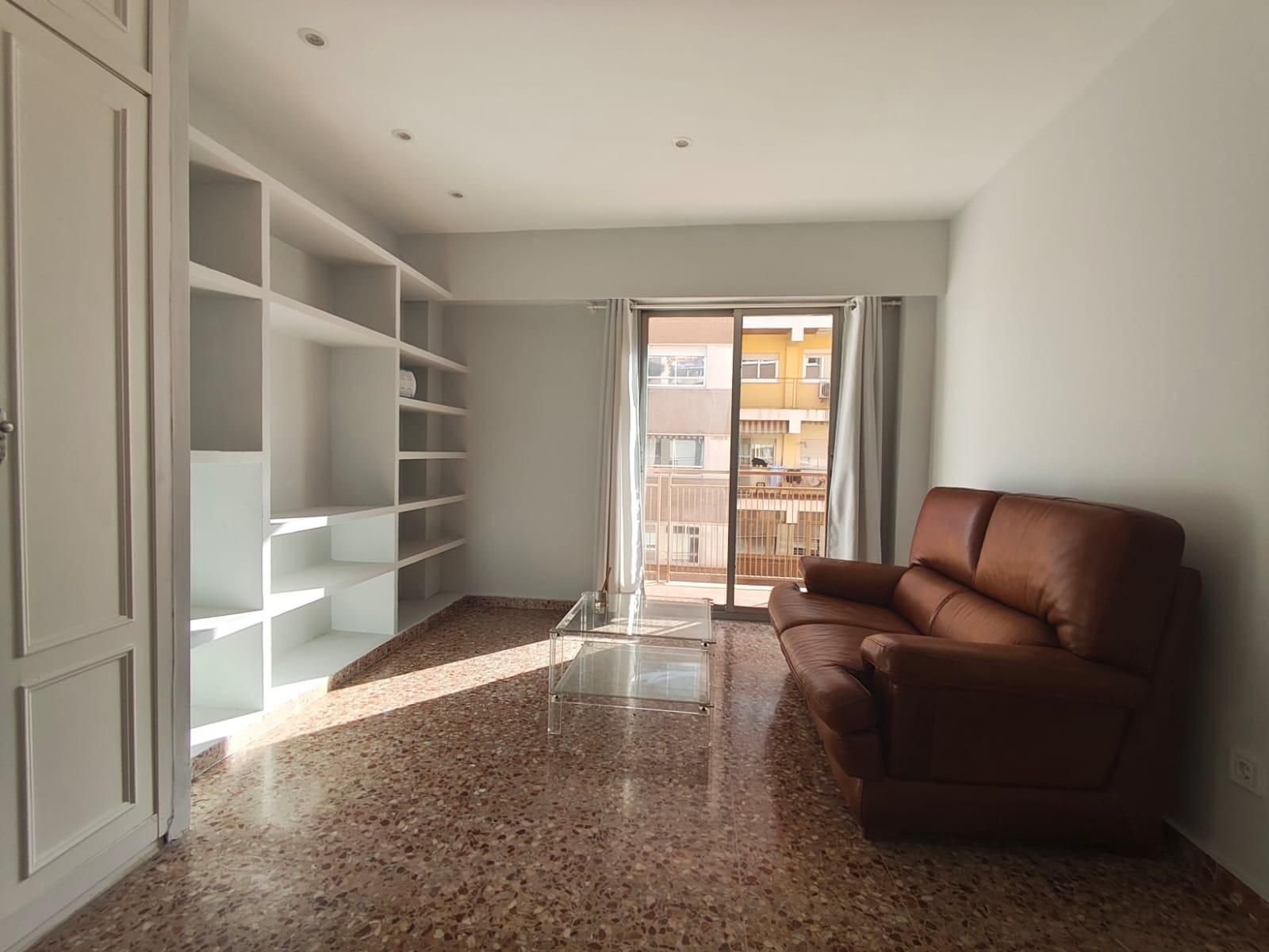 Living room of Flat to rent in  Valencia Capital  with Air Conditioner and Balcony