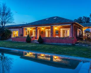 Außenansicht von Country house zum verkauf in Chapinería mit Klimaanlage, Terrasse und Schwimmbad