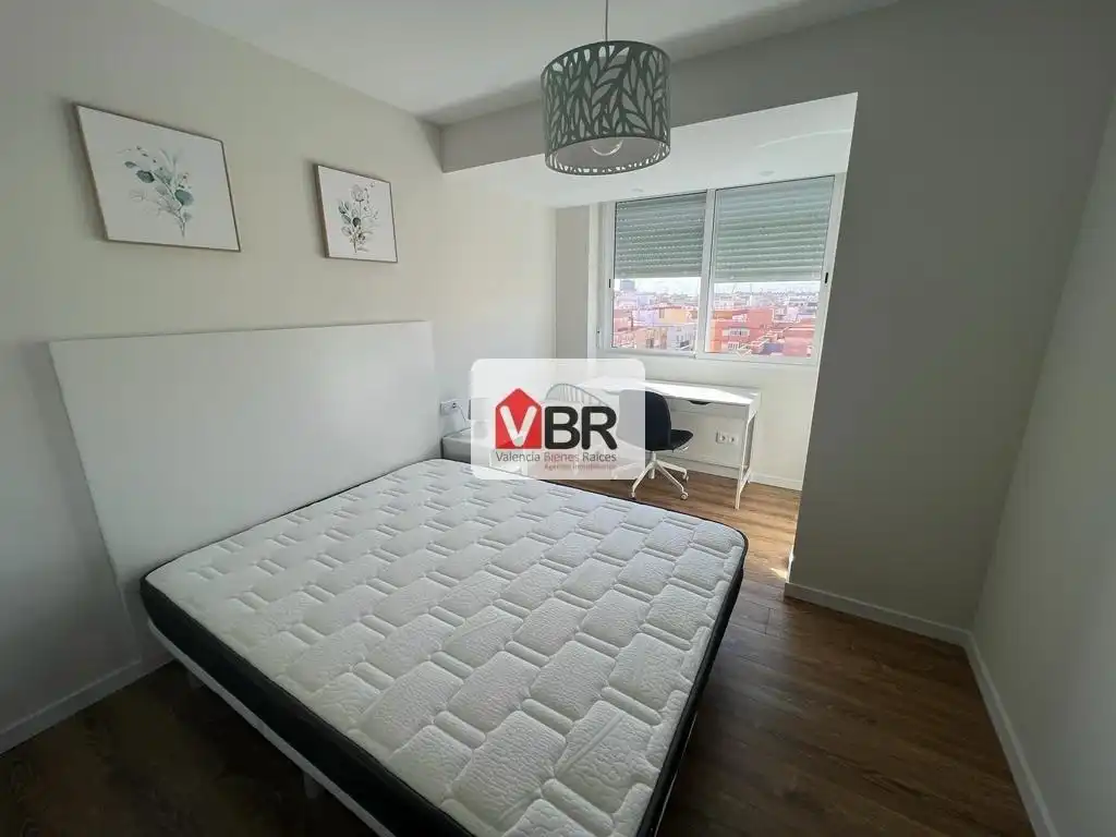 Schlafzimmer von Wohnung zur Miete in Valencia mit Klimaanlage, Heizung und Terrasse
