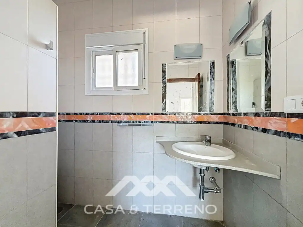 Bany de Casa o xalet en venda en Vélez-Málaga amb Aire condicionat, Jardí privat i Terrassa