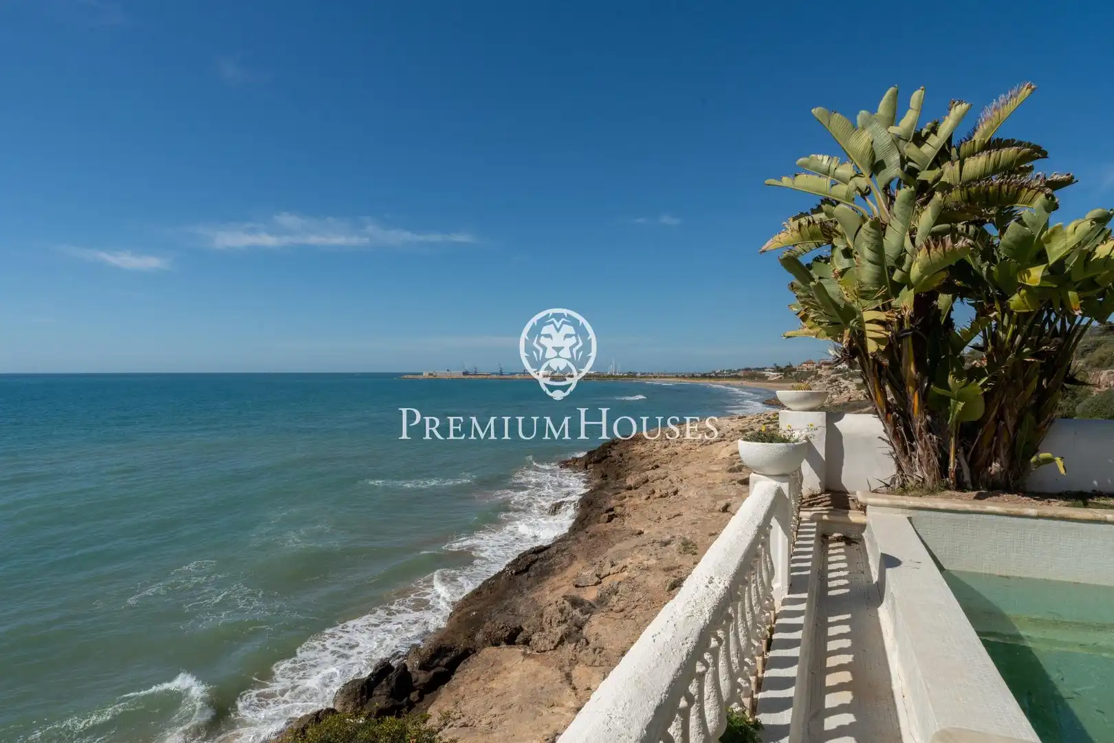 Terrace of Houses for sale in Vilanova i la Geltrú  with Air Conditioner, Heating and Private garden