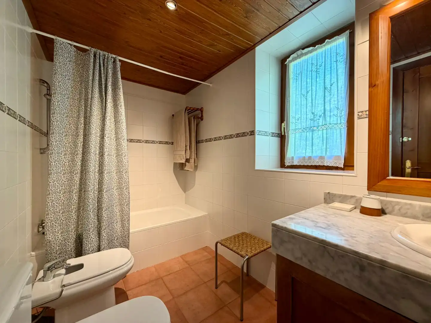 Baño de Piso en venta en Naut Aran con Calefacción, Parquet y Terraza