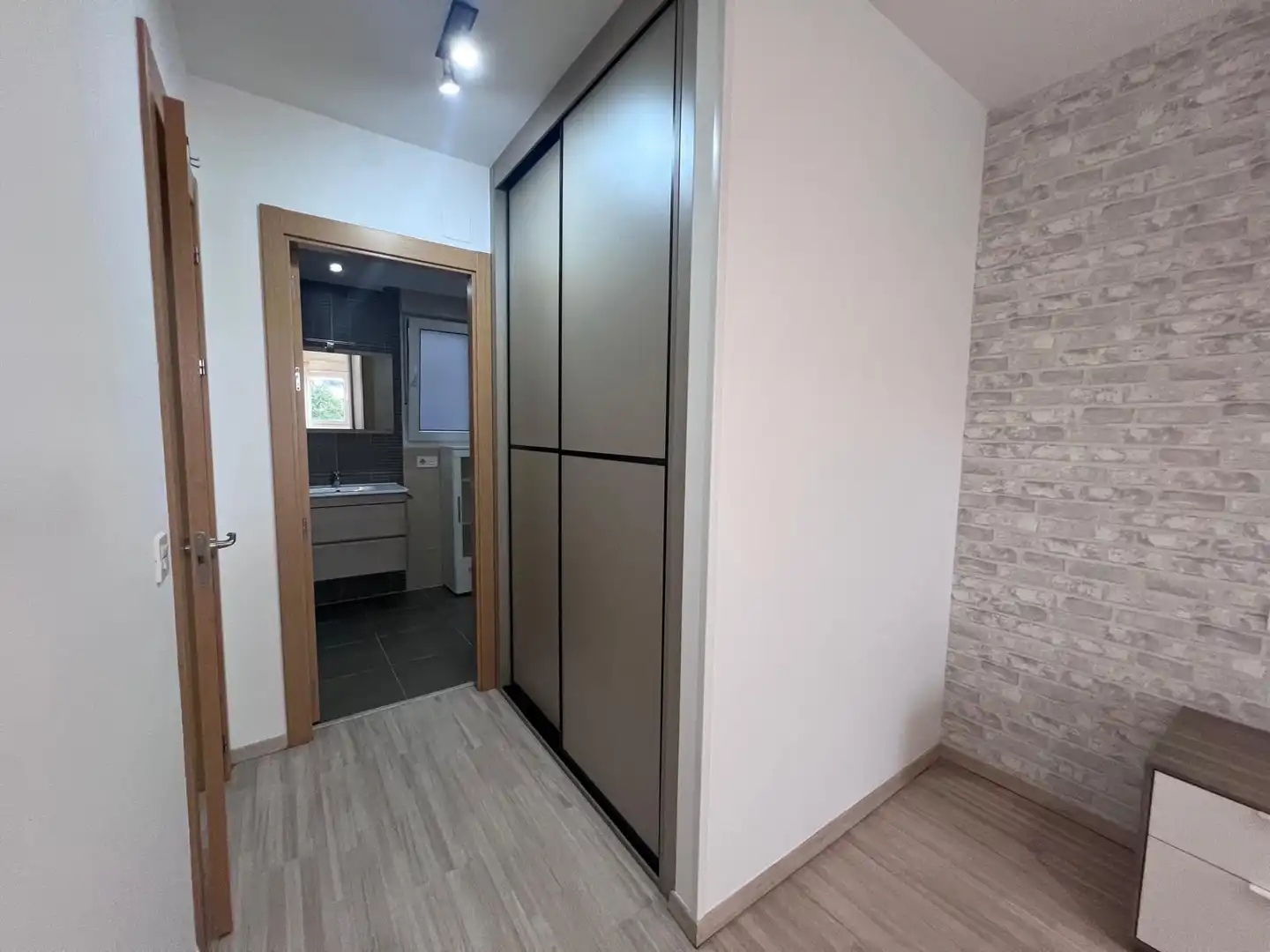 Habitación de Piso de alquiler en Oviedo  con Calefacción, Terraza y Trastero