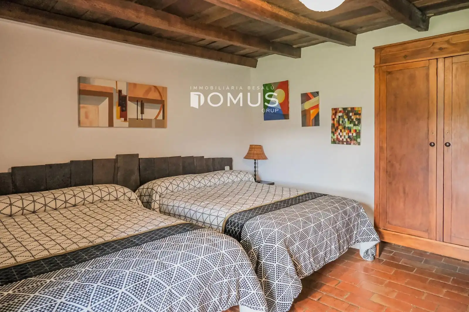 Habitación de Finca rústica en venta en Santa Pau con Calefacción, Parquet y Piscina