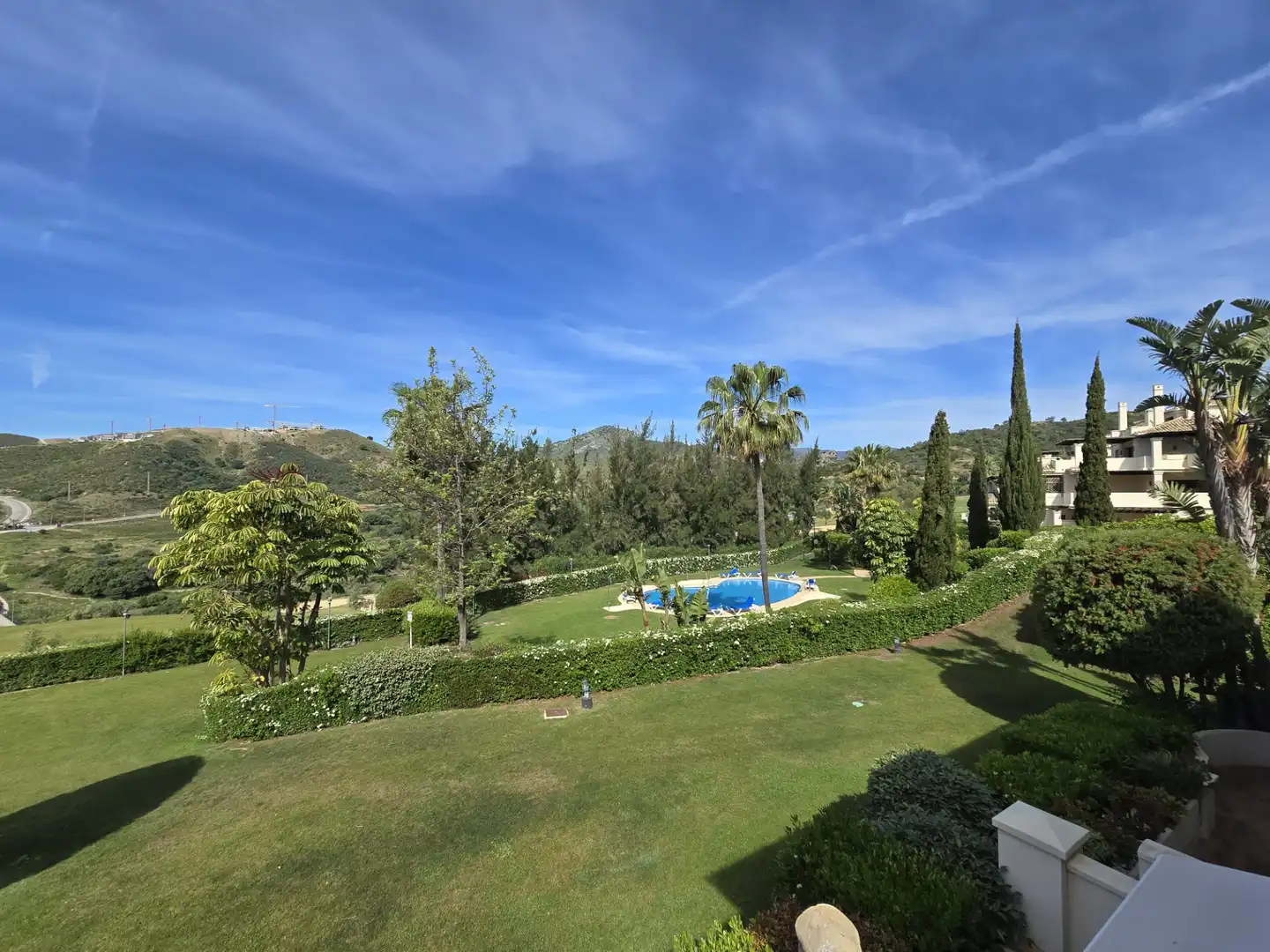 Jardín de Piso en venta en Benahavís con Aire acondicionado, Terraza y Trastero