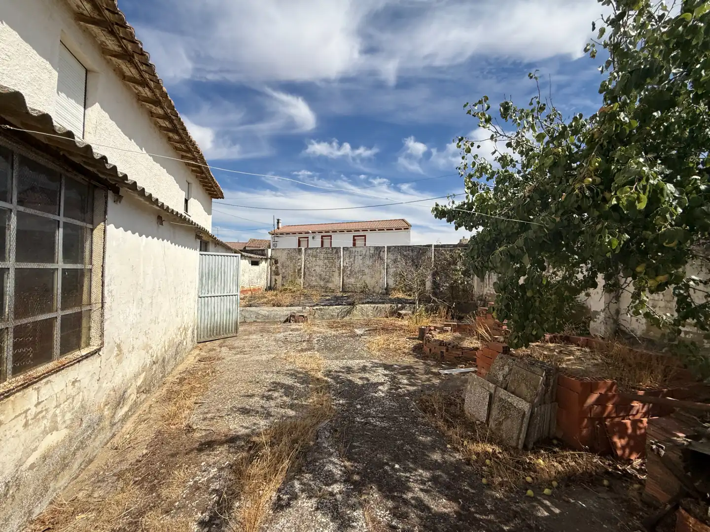 Casa o xalet en venda en Cervatos de la Cueza amb Traster i Moblat
