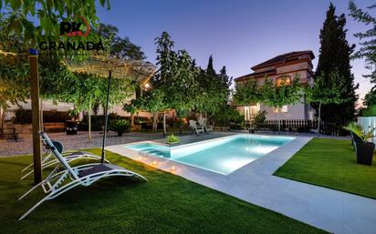 Jardí de Casa o xalet en venda en La Zubia amb Aire condicionat, Terrassa i Piscina