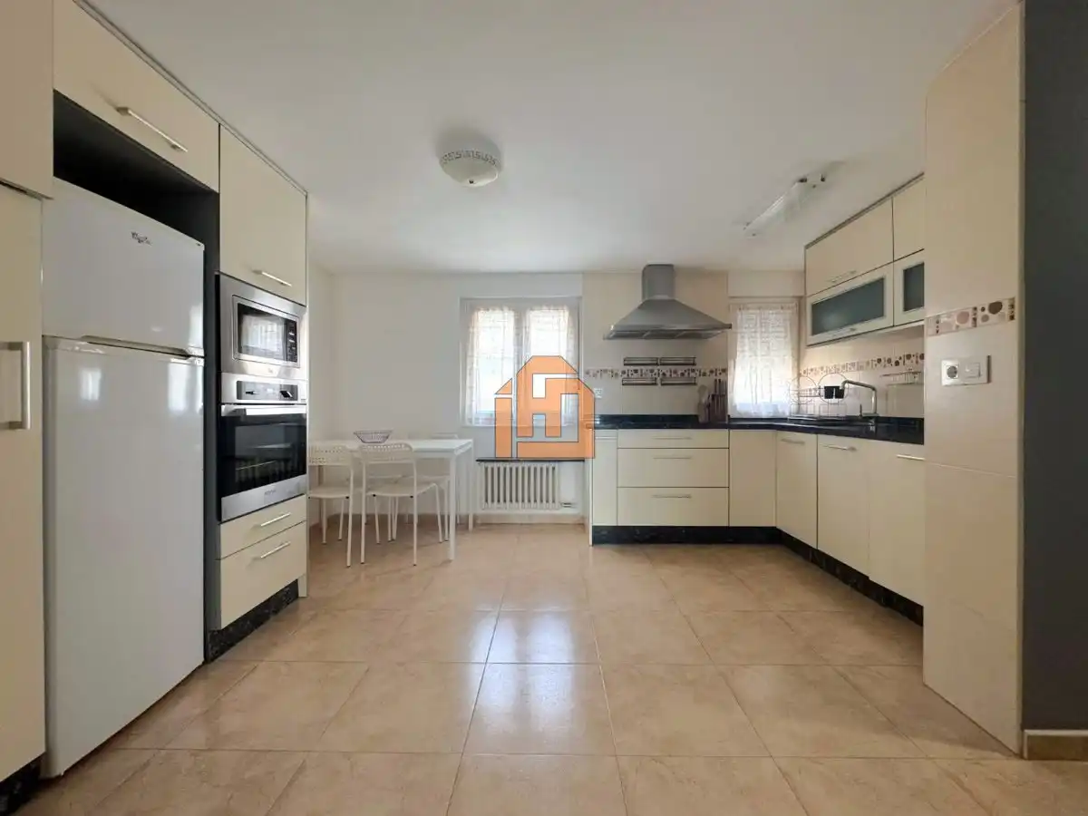 Apartamento en alquiler en Calle Doña Urraca, imagen 4