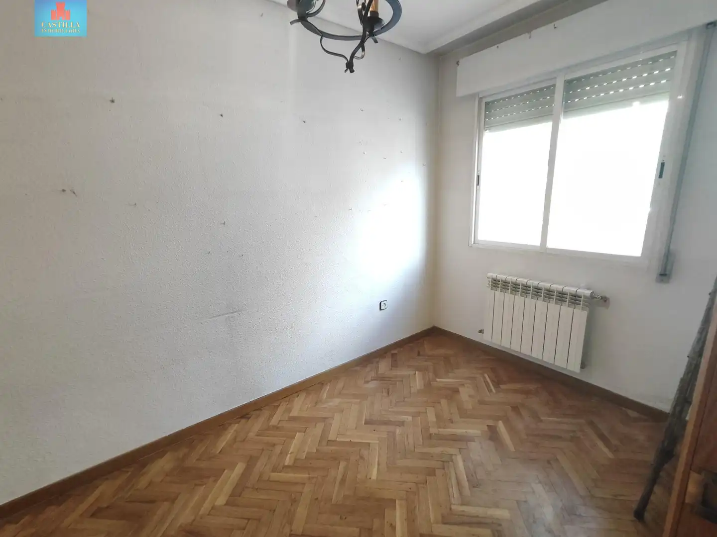 Habitación de Casa adosada en venta en Ávila con Calefacción, Jardín privado y Trastero