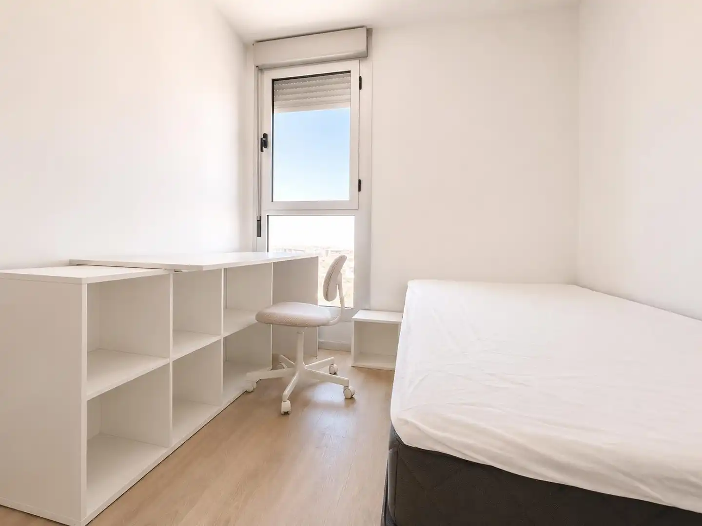 Schlafzimmer von Wohnung zur Miete in Valencia mit Klimaanlage, Heizung und Möbliert