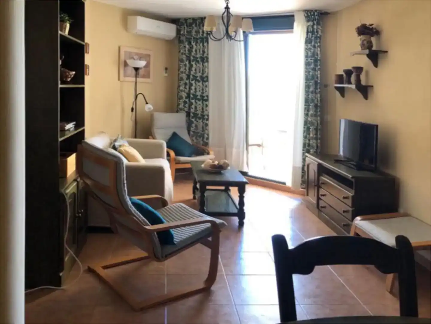 Wohnzimmer von Wohnungen zur Miete in Zahara de los Atunes mit Klimaanlage, Schwimmbad und Balkon