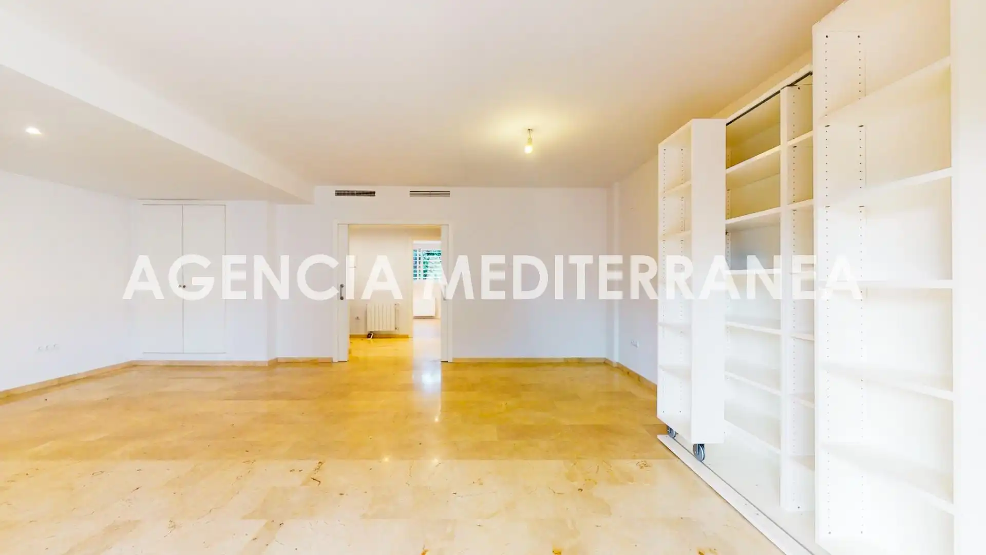 Casa adosada en venta en Calle PUIGCAMPANA, Casas Verdes