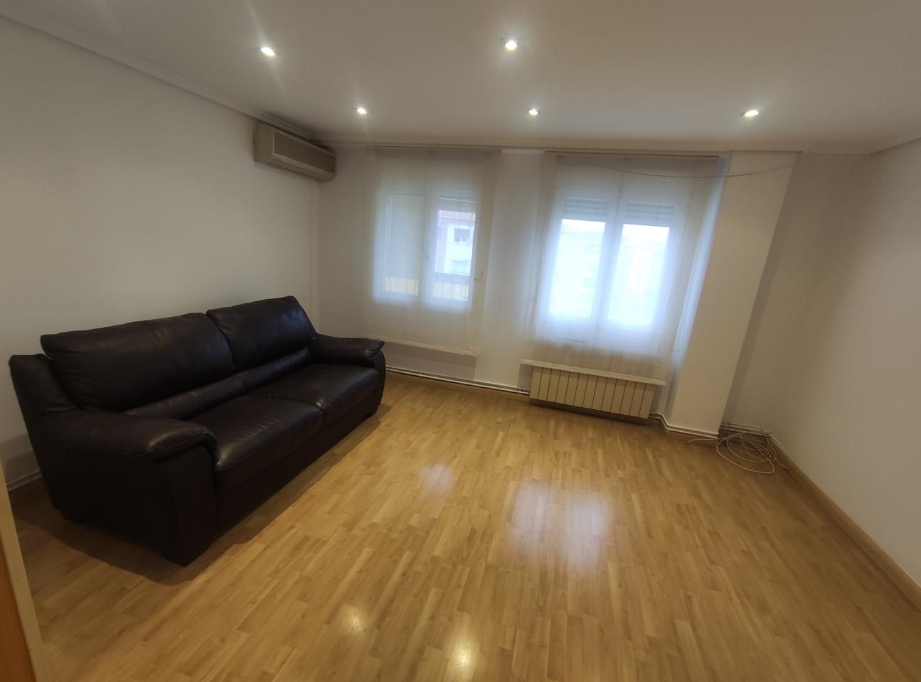 Sala d'estar de Pis de lloguer en  Zaragoza Capital amb Calefacció i Terrassa