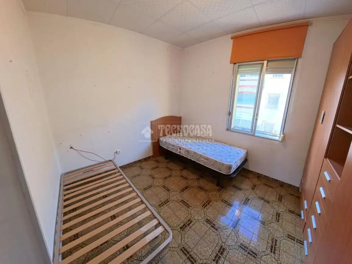 Habitación de Piso en venta en Alicante / Alacant con Terraza y Balcón