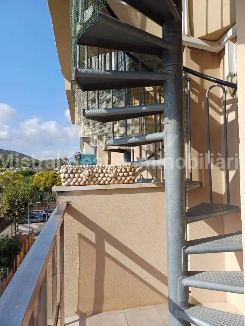 Terrasse von Dachboden zum Verkauf in Calafell mit Klimaanlage, Terrasse und Abstellraum