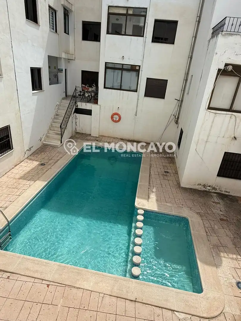 Piscina de Apartament en venda en San Miguel de Salinas amb Aire condicionat, Calefacció i Terrassa