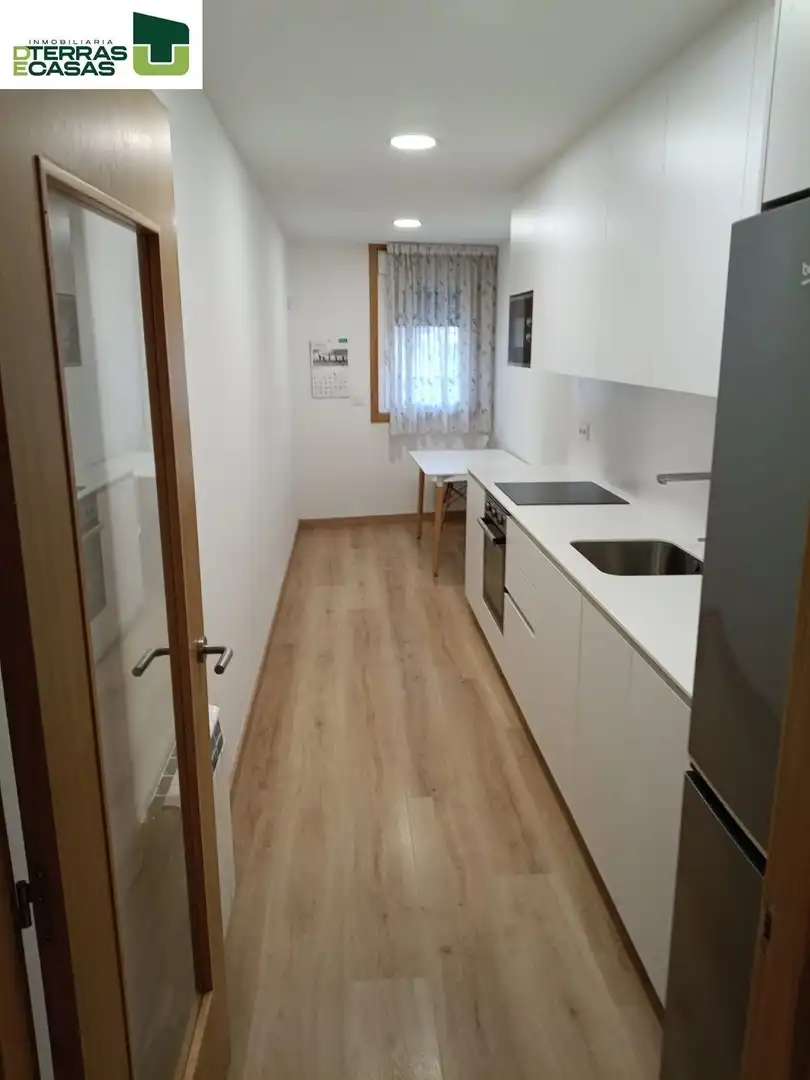 Kitchen of Flat for rent in Pontevedra Capital   with Heating, Storage room and Furnished