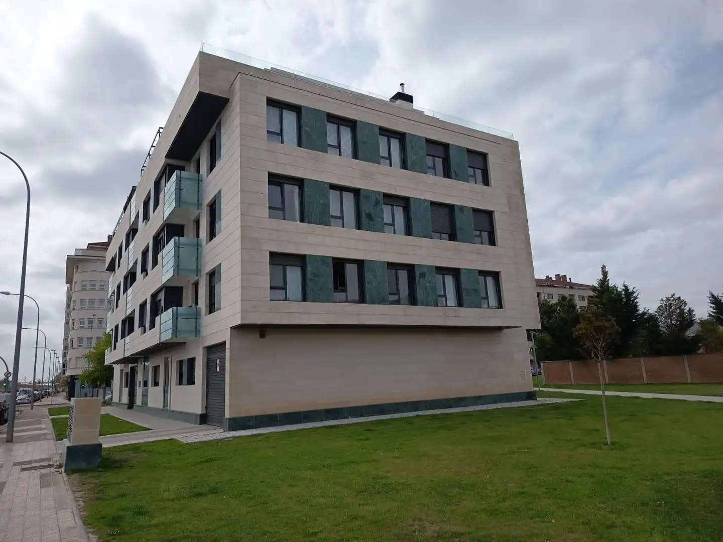 Vista exterior de Piso en venta en Palencia