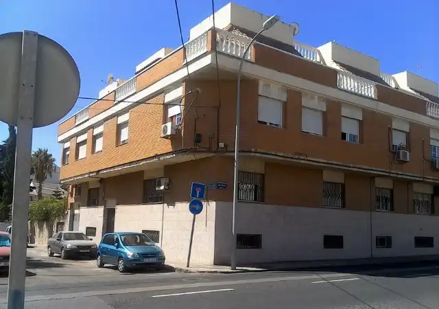 Vista exterior de Piso en venta en Melilla