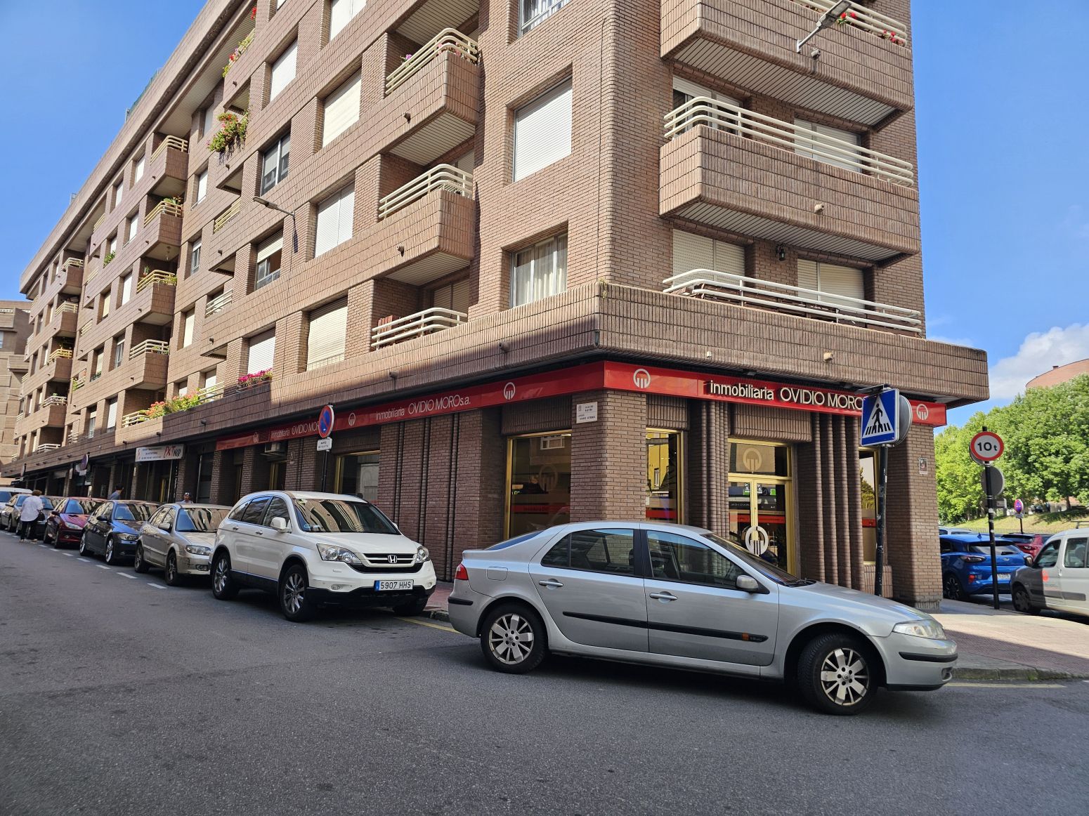 Vista exterior de Pis en venda en Siero amb Calefacció, Parquet i Terrassa