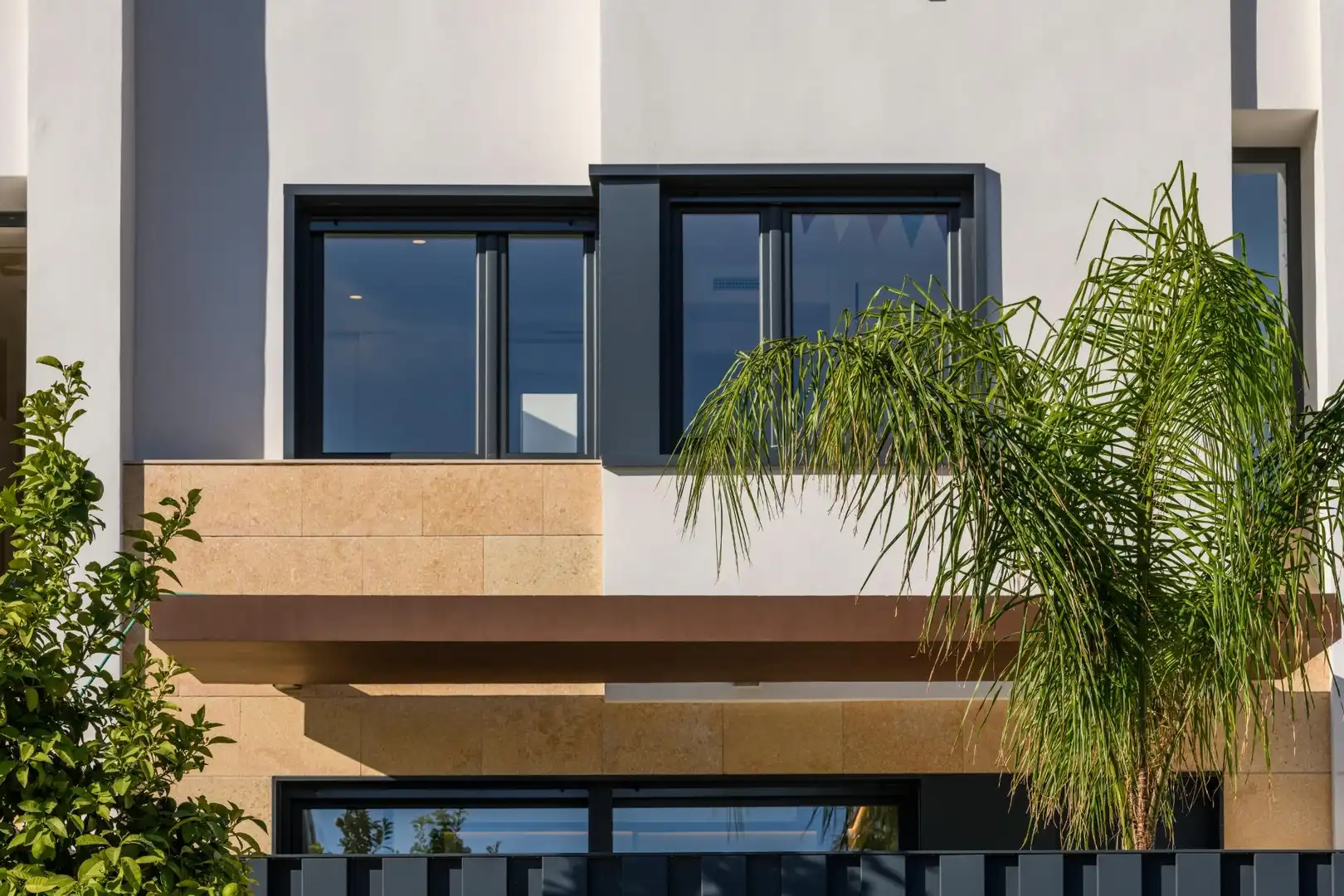 Vista exterior de Casa o xalet en venda en Murcia amb Aire condicionat, Jardí privat i Terrassa