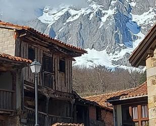 Vista exterior de Edifici en venda en Camaleño