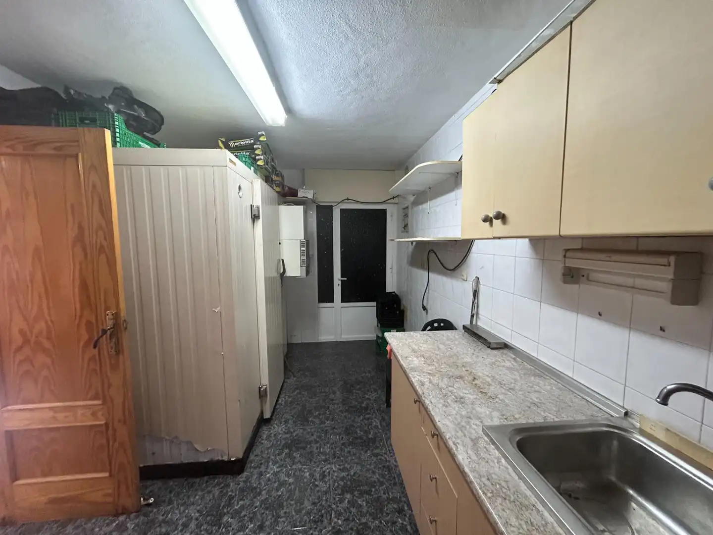 Cuina de Local en venda en Cartagena amb Aire condicionat i Moblat