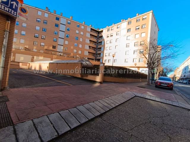 Garaje en Venta en San Adrián