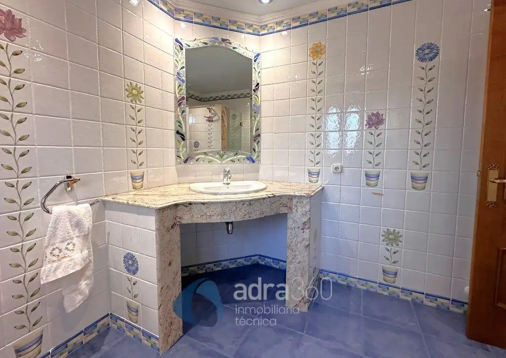 Bathroom of Houses for sale in Lardero  with Air Conditioner, Heating and Private garden