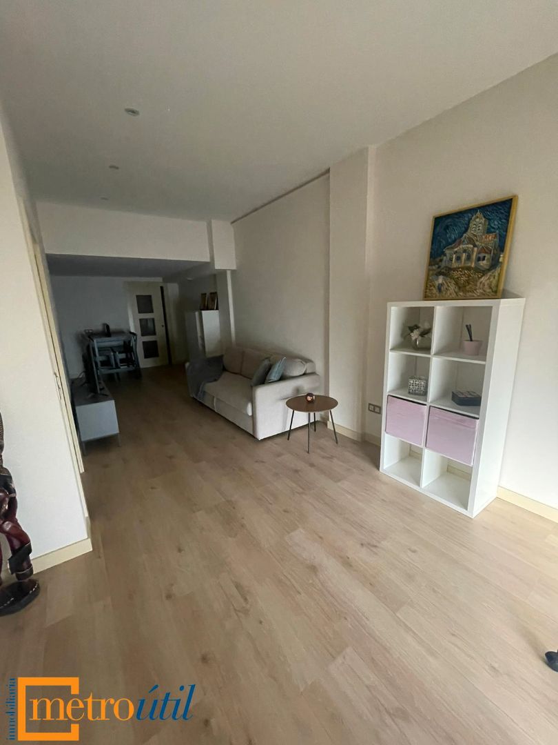 Living room of Flat for sale in Salamanca Capital  with Air Conditioner, Heating and Parquet flooring