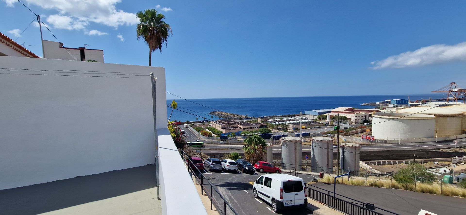 Single-family semi-detached to rent in Anaga