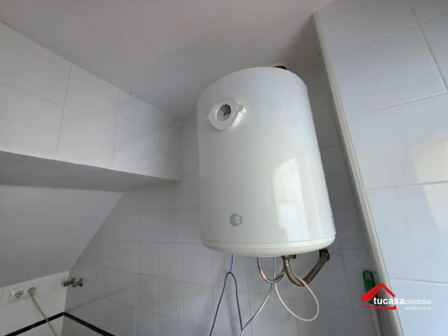 Badezimmer von Einfamilien-Reihenhaus zum Verkauf in Guadalcázar mit Klimaanlage und Terrasse